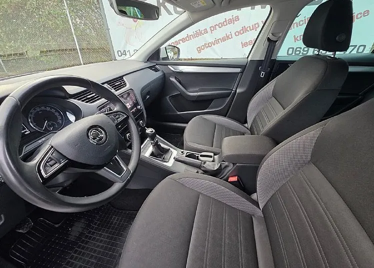 Zunanja slika - Škoda Octavia - 1.6 TDI STYLE ALU PLATIŠČA-PDC-NAVIGACIJA - 10