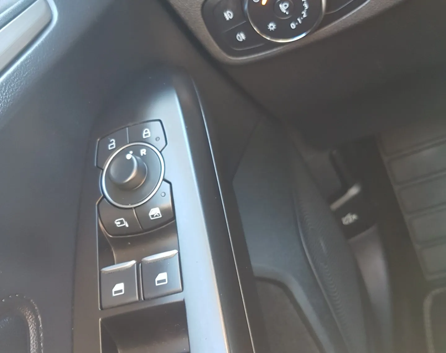 Zunanja slika - Ford Focus - Karavan 1.0 EcoBoost mHEV Titanium - 19