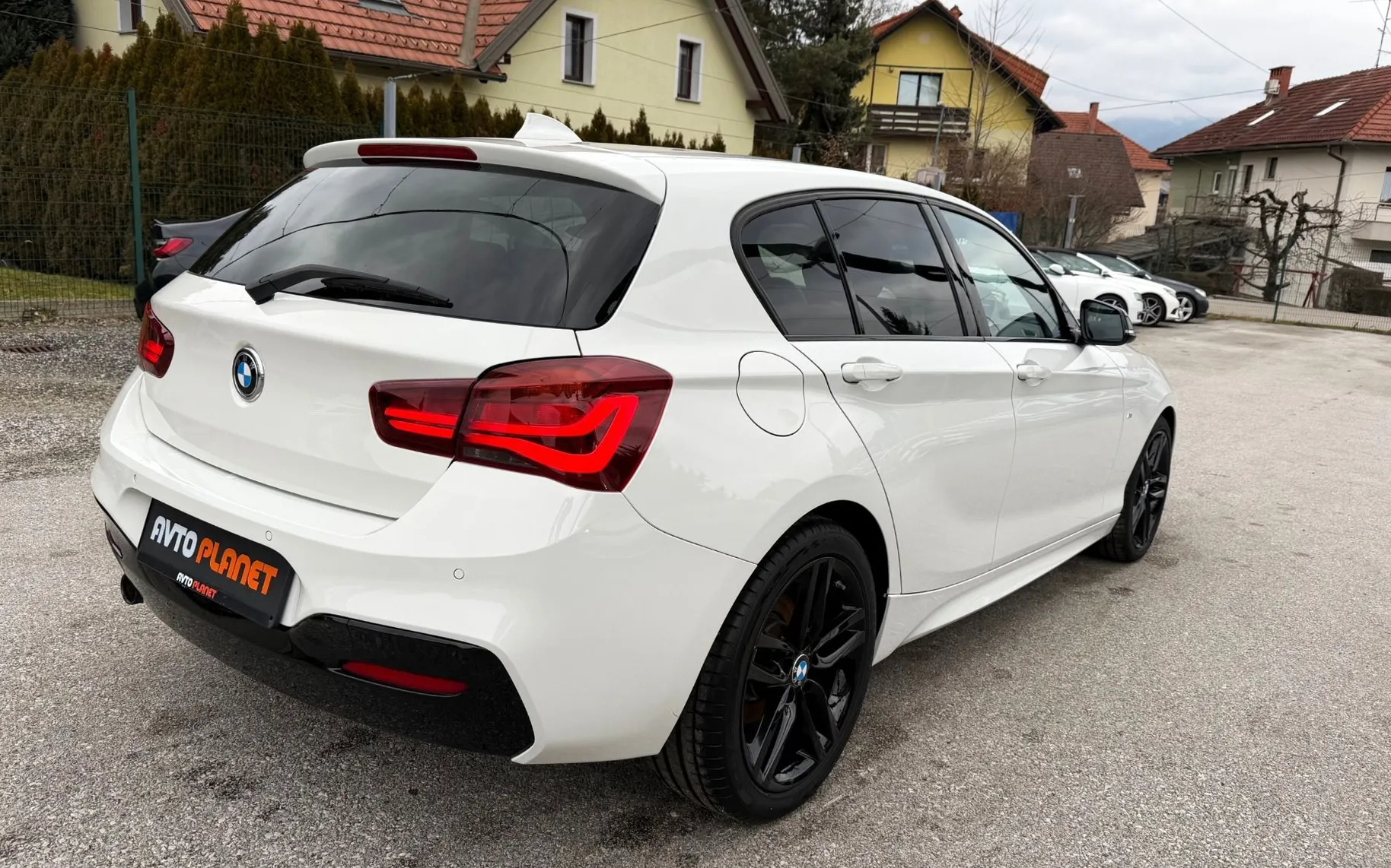 Zunanja slika - BMW Serija 1 - : 118i M Sport Shadow 1.LASTNIK FULL LED NAVI ALU 18 - 5