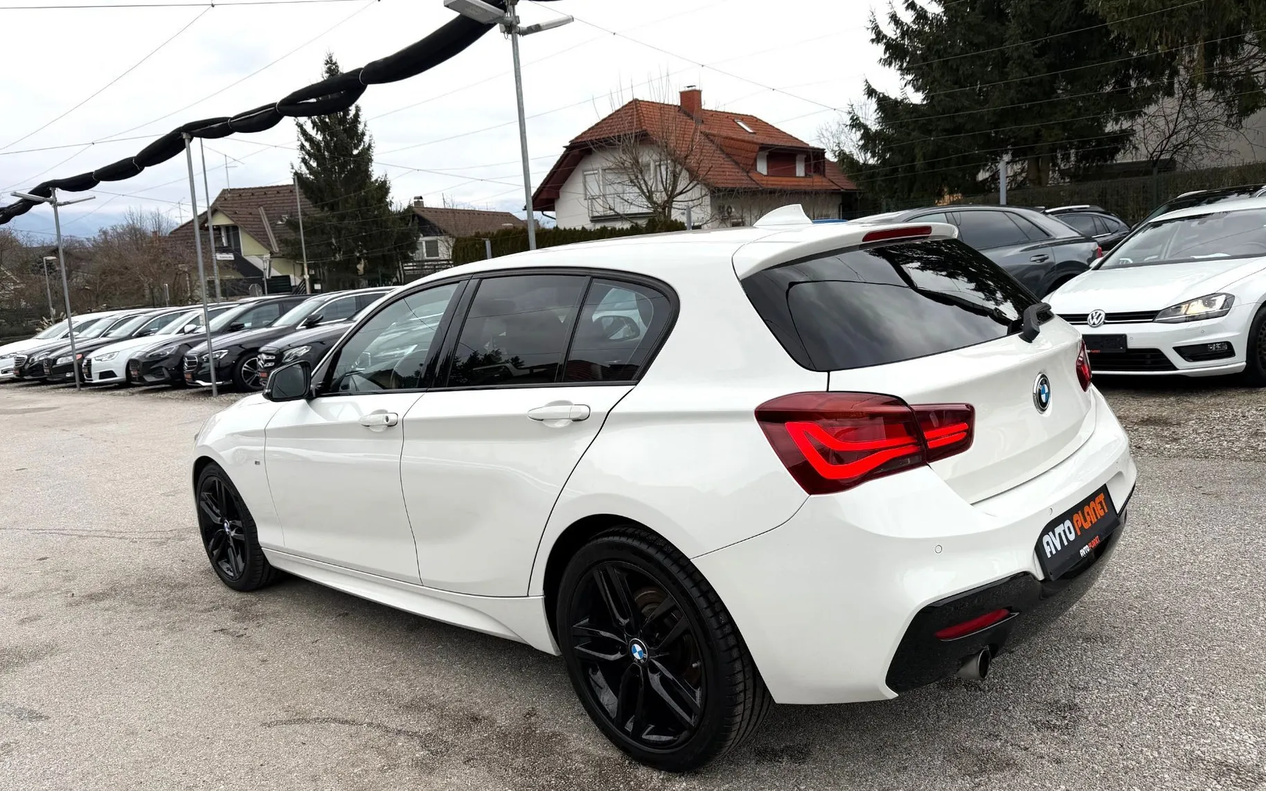 Zunanja slika - BMW Serija 1 - : 118i M Sport Shadow 1.LASTNIK FULL LED NAVI ALU 18 - 1