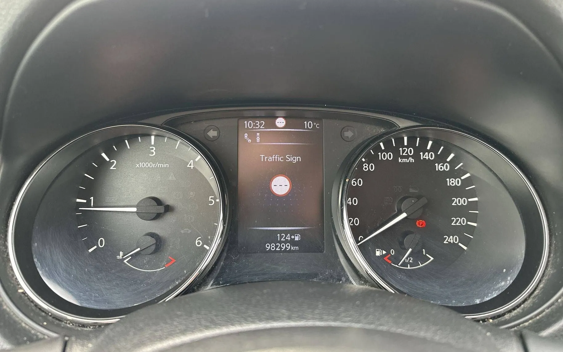 Notranja slika - Nissan X-Trail - 1.7 dCi Tekna - 16