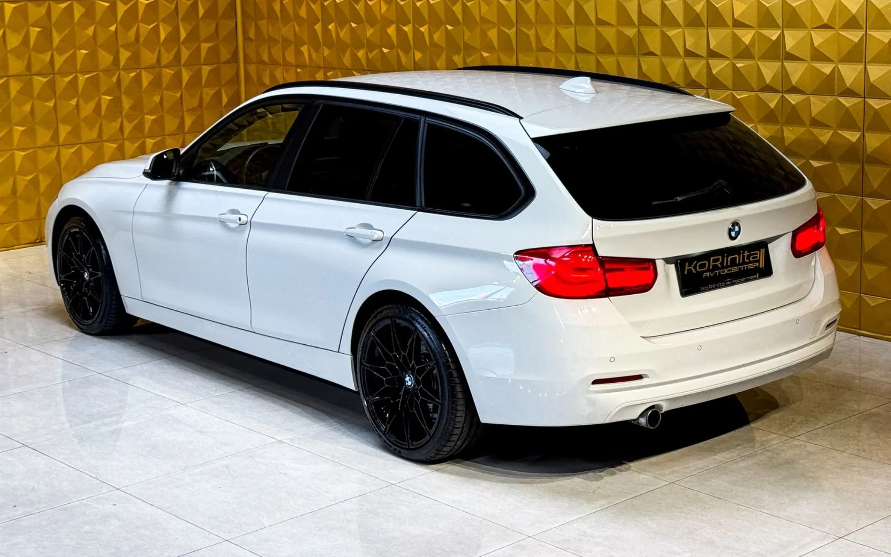 Notranja slika - BMW serija 3 Touring: - 318d AUT. FUL LED-GRETJE-PDC-TEMP... - 8