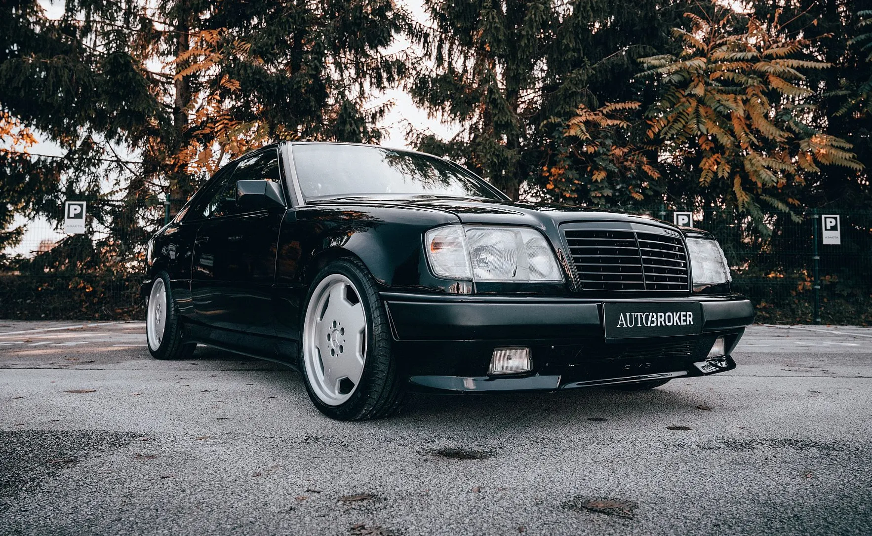 Zunanja slika - Mercedes-Benz E-Razred - CE300 AMG Usnje Starodobnik Strešno okno Klima - 2
