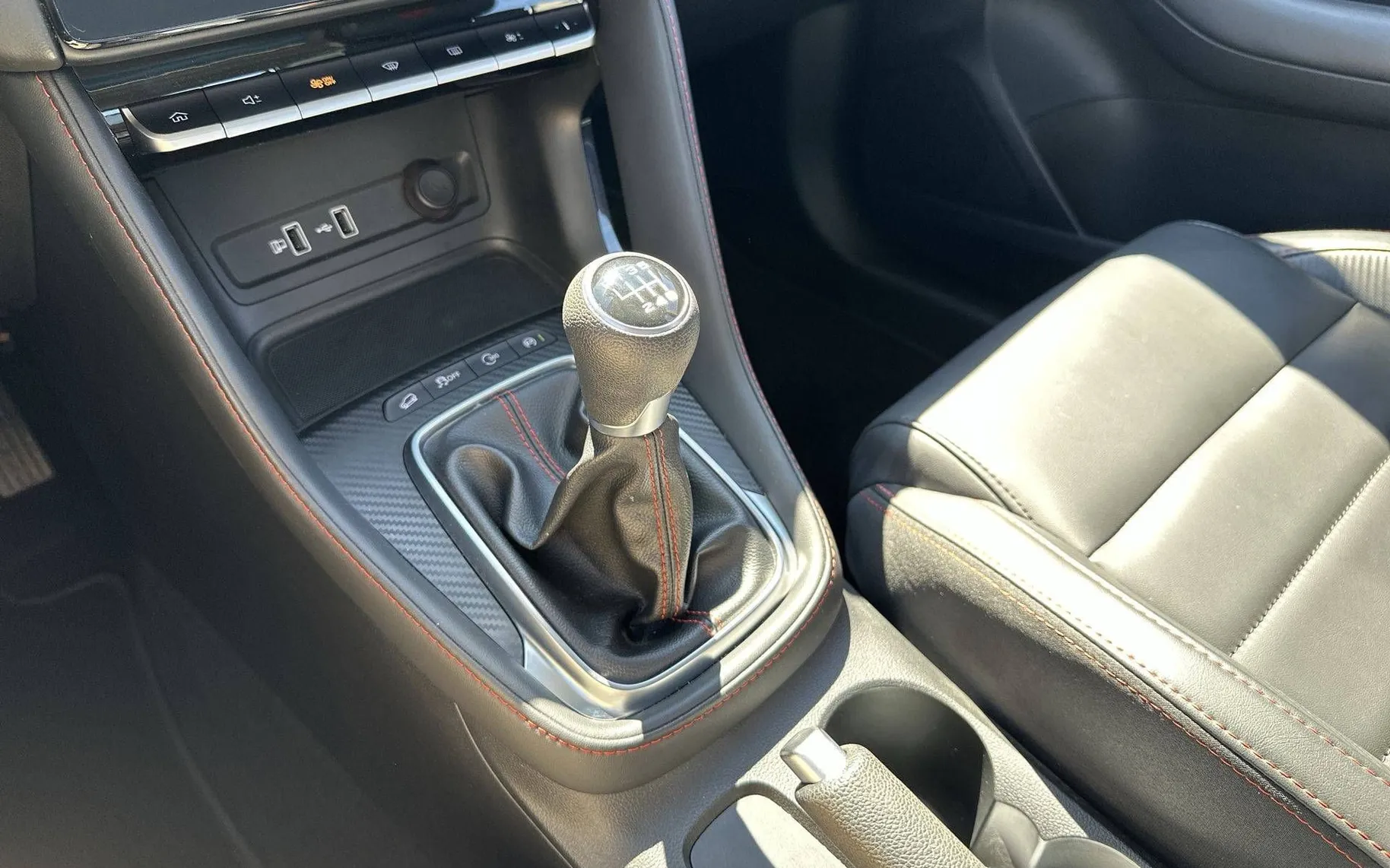 Notranja slika - MG ZS - 1.0T-GDI Luxury - 20