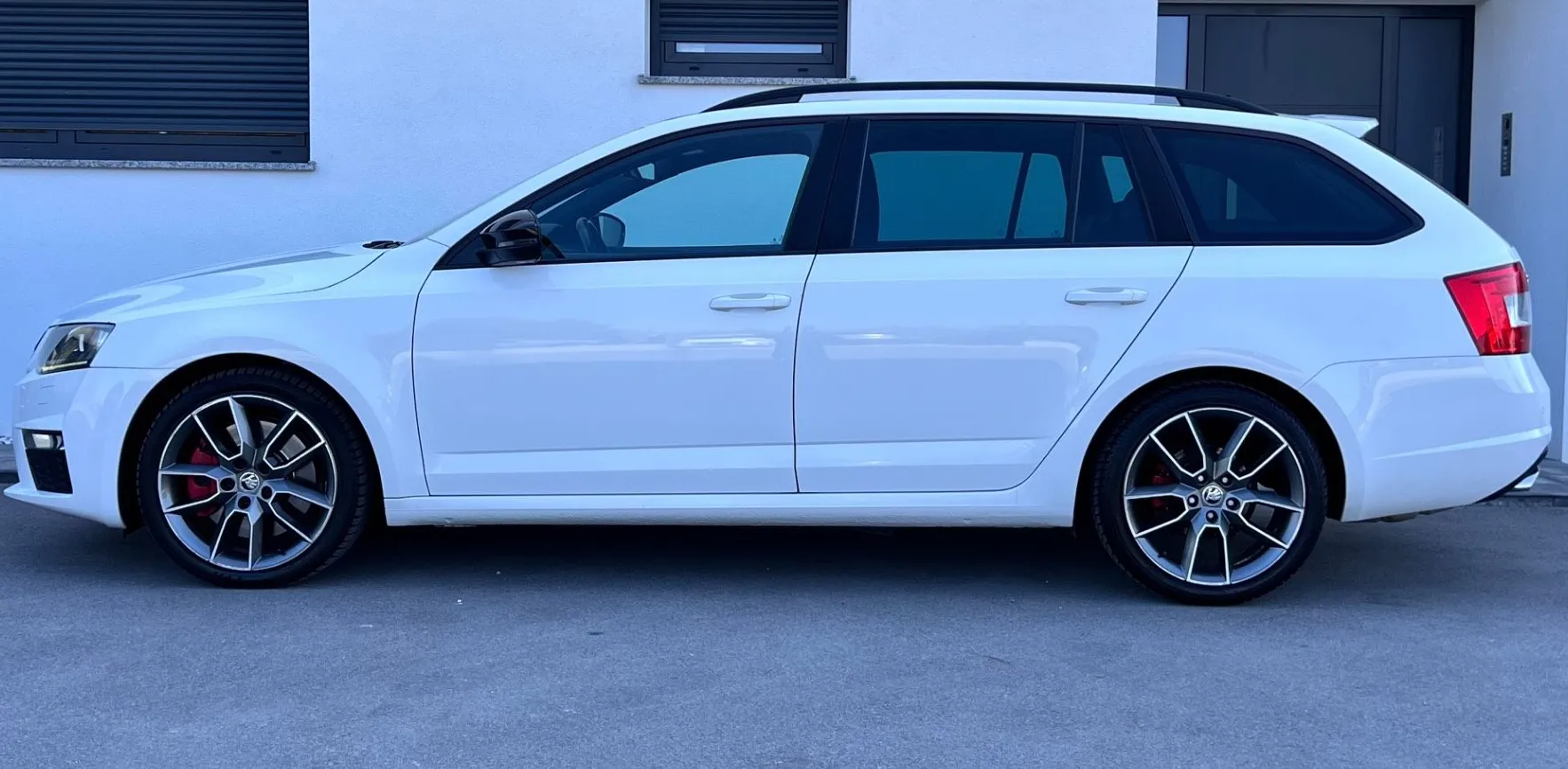 Zunanja slika - Škoda Octavia - 2.0 TDI RS+XENON+NAVI+PDC+KLJUKA... - 4