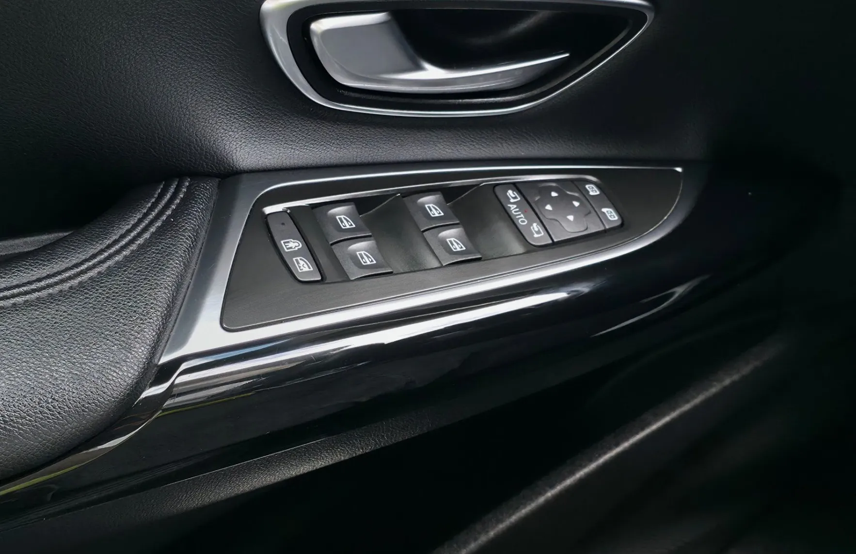 Zunanja slika - Renault Espace - 2.0dCi EDC Intens FULLED•PANOR•BLIS•7SED•KAMER•18C - 15