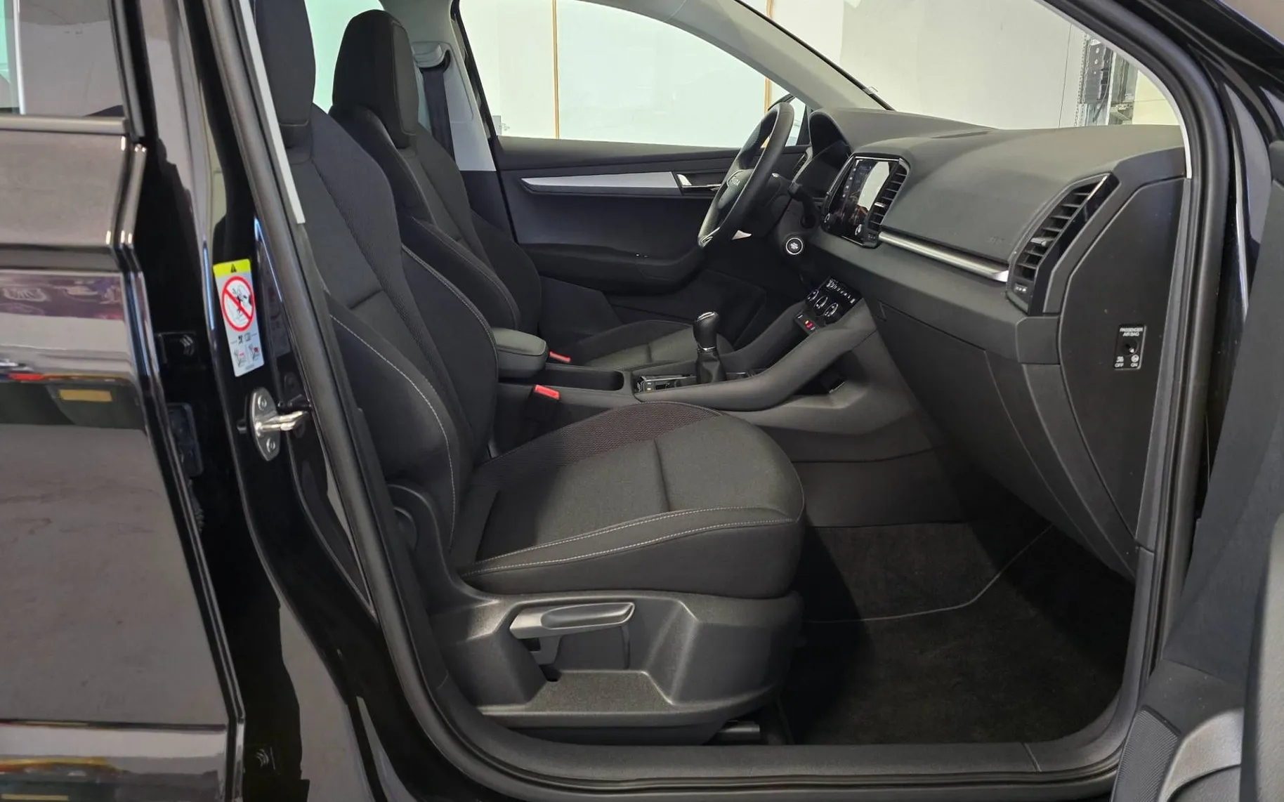 Notranja slika - Škoda Karoq - 2.0 TDI Selection - LED.virtual.kamera.asistence - 16