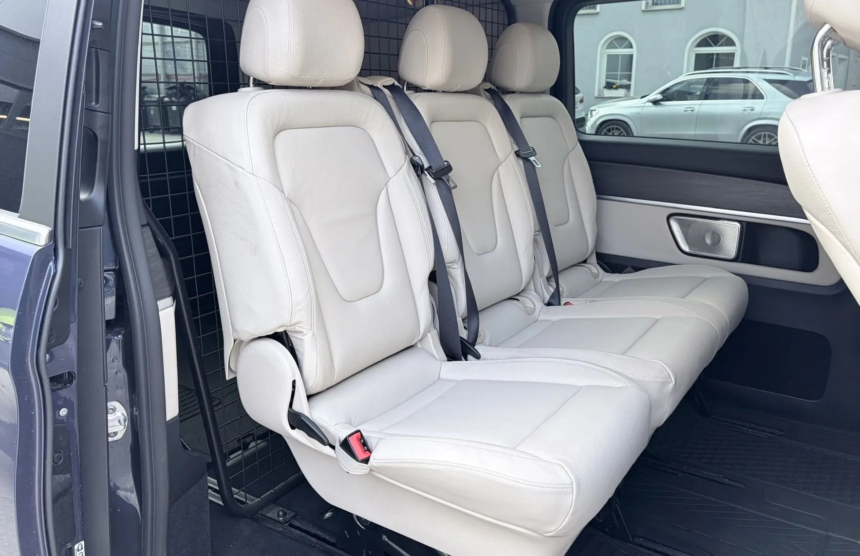 Zunanja slika - Mercedes-Benz V-Razred - V300d 4MATIC AMG Line Avt. - N1 tovorni 5 sed. - 9