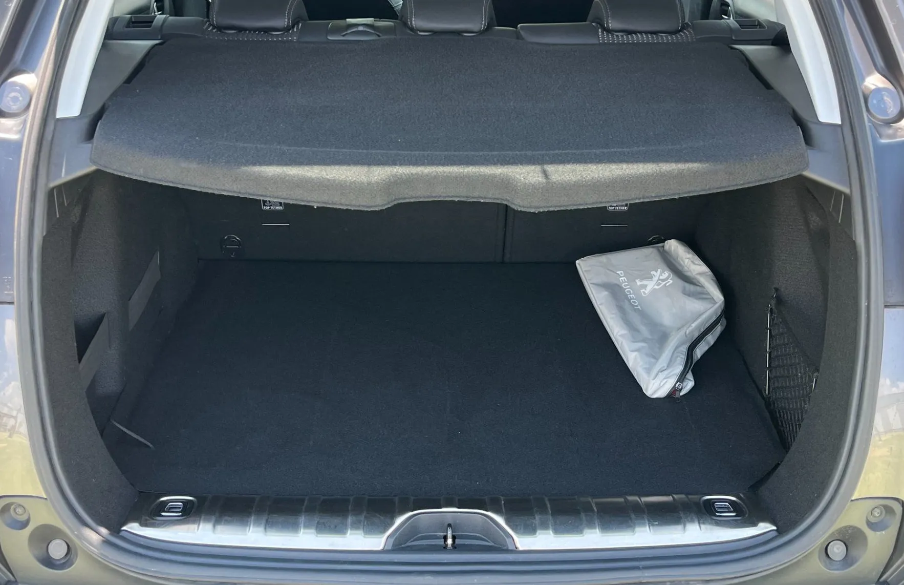 Zunanja slika - Peugeot 2008 - 1.2 PureTech 130Allure XEN.NAVI.PDC SAMO 69.000KM - 7