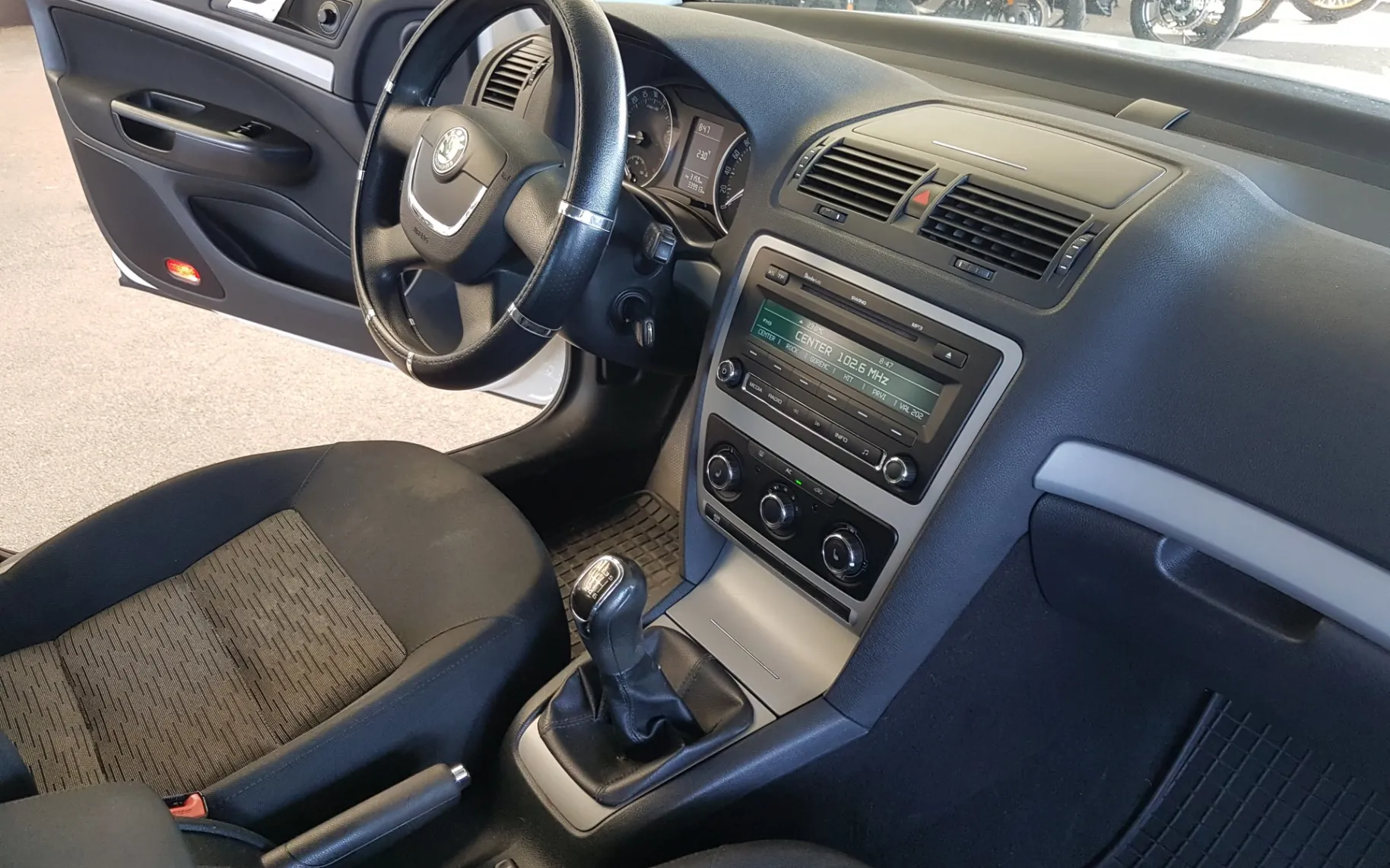 Zunanja slika - Škoda Octavia - Combi 2,0 TDI CR DPF - 11