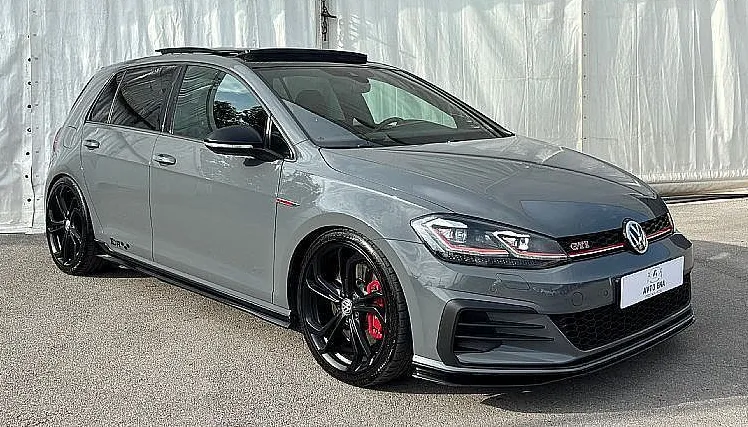 Zunanja slika - VW Golf - 2.0 GTI TCR - AKRAPOVIČ - PANORAMA - ALCANTARA - 2