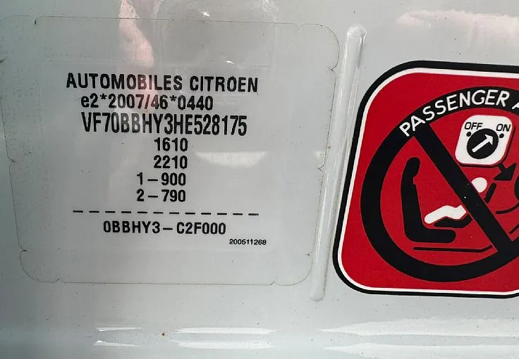 Zunanja slika - Citroën C4 Cactus - 1.6 BlueHDi Shine - VELIKI SERVIS - 12