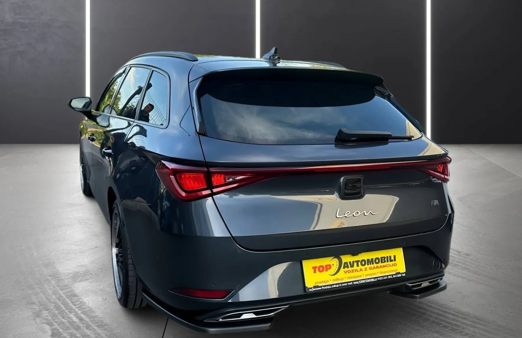 Zunanja slika - Seat Leon - ST 2.0 TDI FR LED ACC NAVI LINE ASIST VIRTUAL TOP - 6