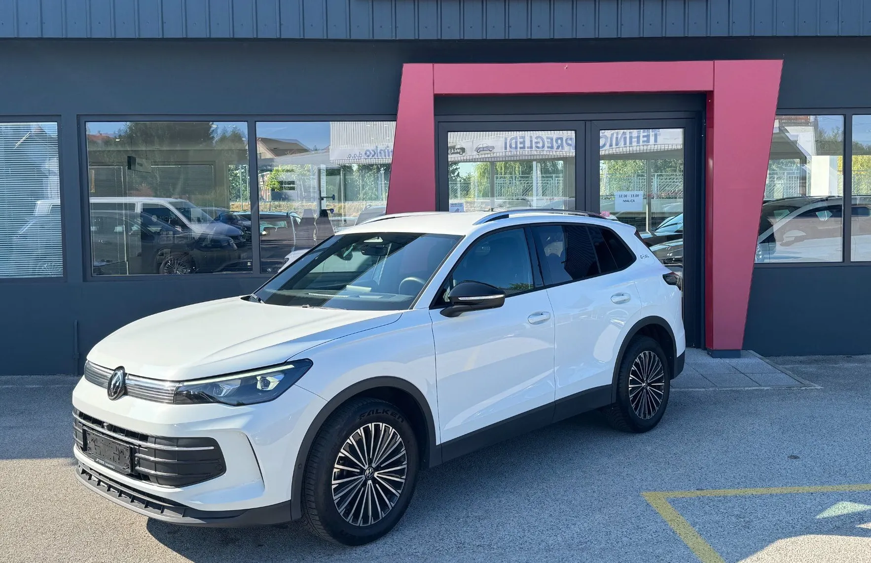 Zunanja slika - Volkswagen Tiguan - 2.0 TDI BMT Life DSG - 1