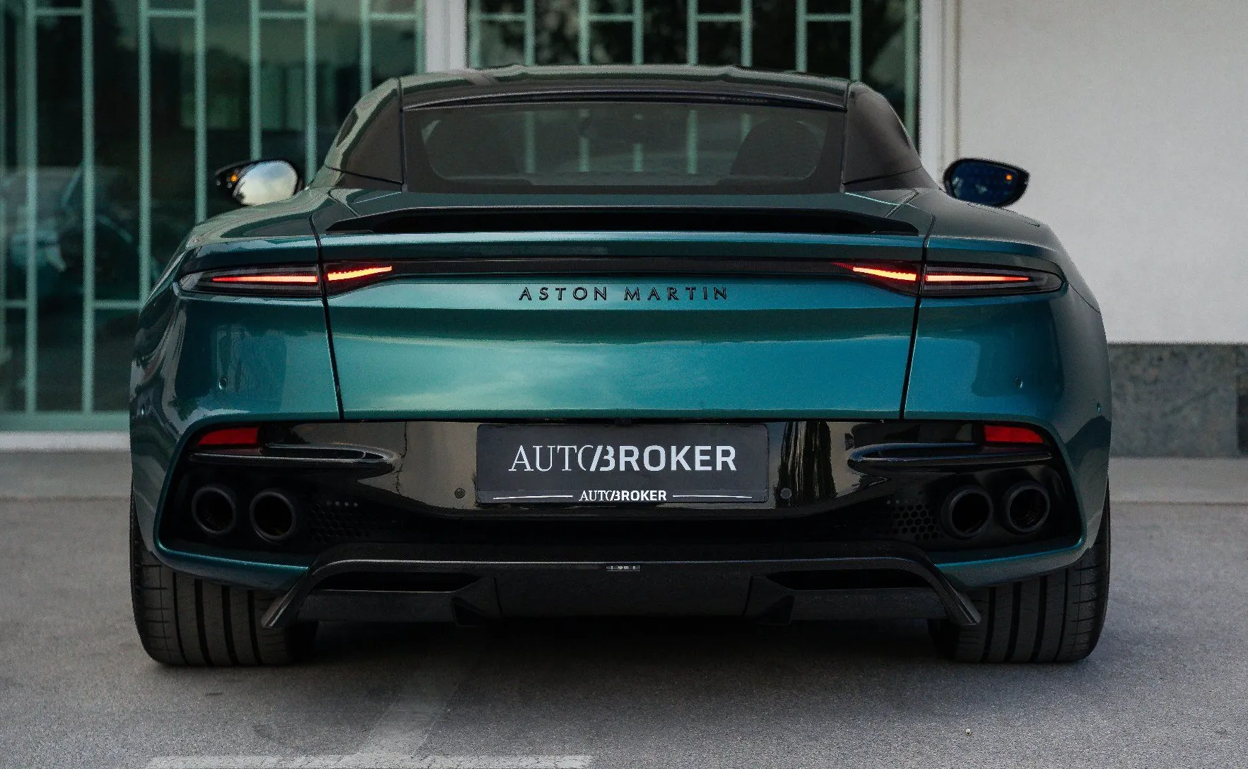Zunanja slika - Aston Martin DBS - AM RACING GREEN EXT. CARBON BANG OLUFSEN - 6
