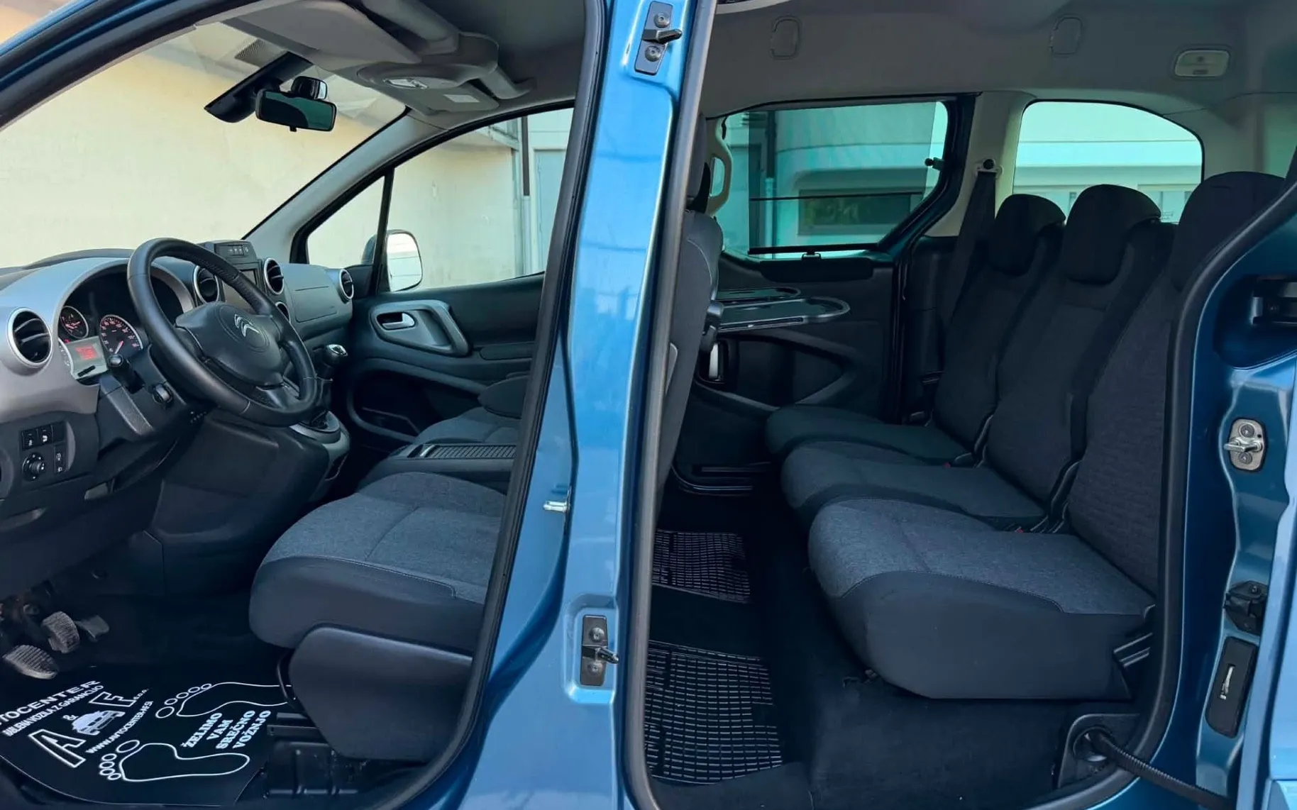 Notranja slika - Citroën Berlingo - 1.6 HDI-LED-NAVI-117.000km-LIZING ZA TUJCE-PDC-... - 10