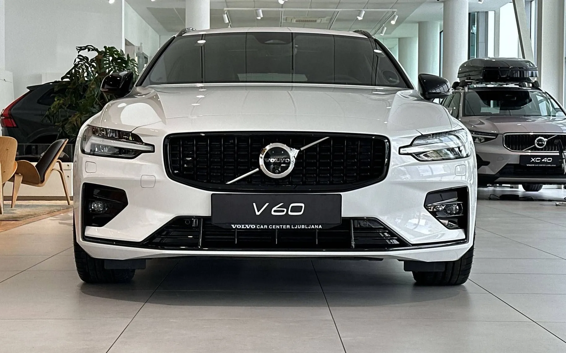 Zunanja slika - Volvo V60 - B4 D Plus Dark Mild hybrid - 2