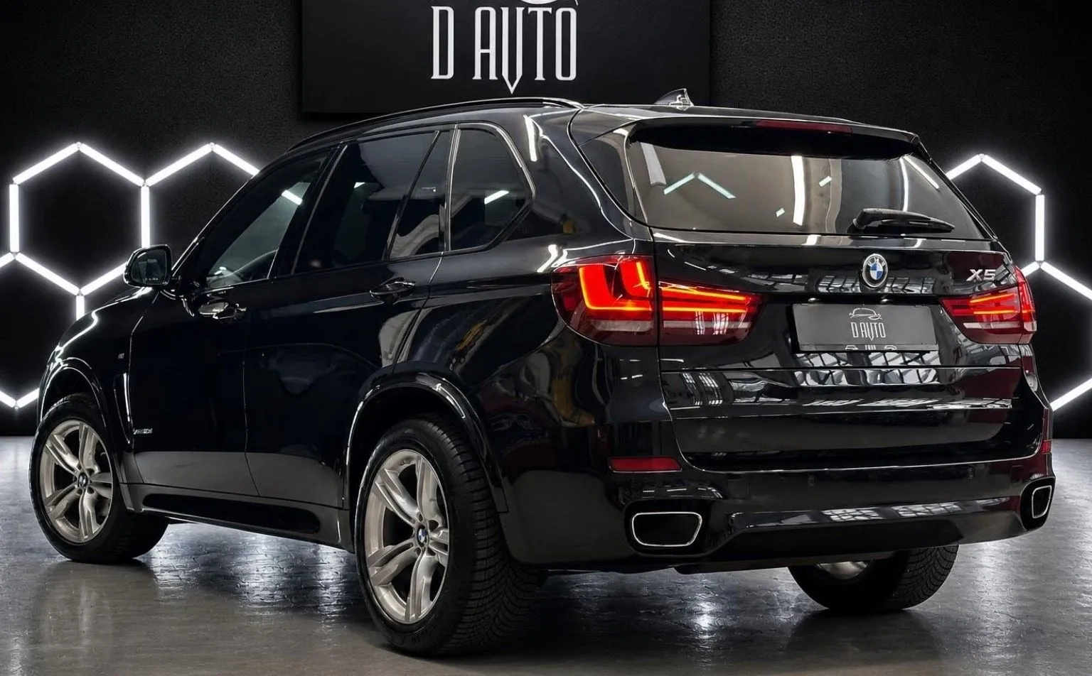 Zunanja slika - BMW serija X5: - xDrive30d M Sport-HUD-SOFT CLOSE-360° -ACC-VIRTUAL - 5