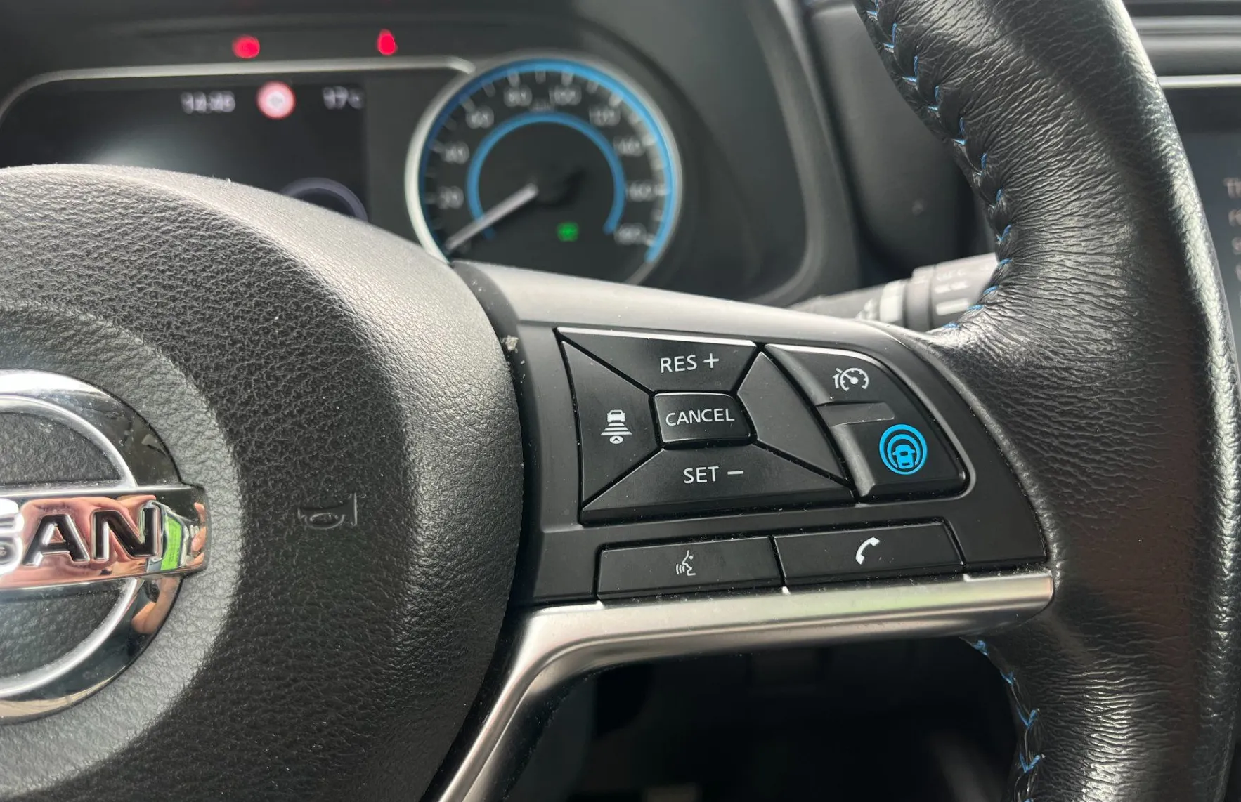 Zunanja slika - Nissan Leaf - Elektro 59 kWh Tekna 360° POGLED.TOPL. ČRP. ACC - 15