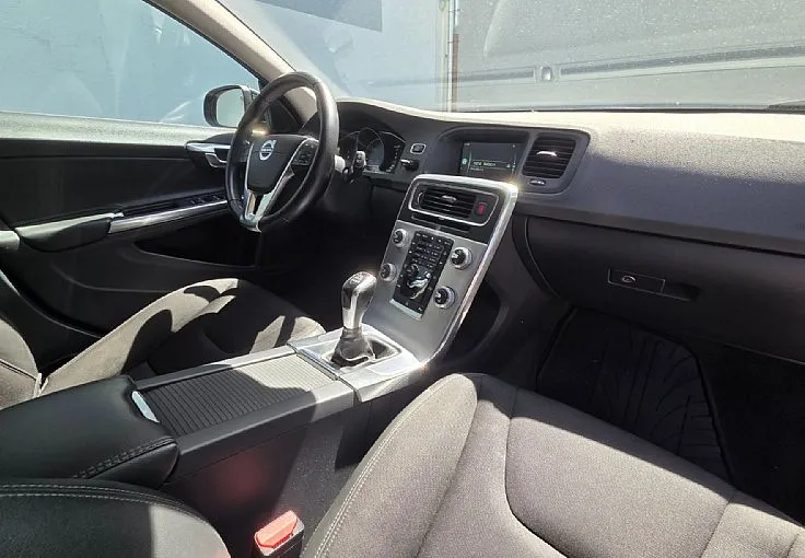 Zunanja slika - Volvo V60 - D3 Momentum - 10
