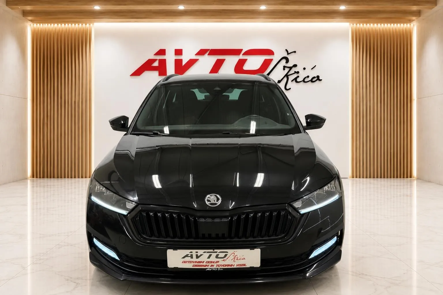 Notranja slika - Škoda Octavia - 2.0 TDI-SPORTLINE-HEAD UP-ACC-KAMERA-VIRTUAL-NAVI - 7