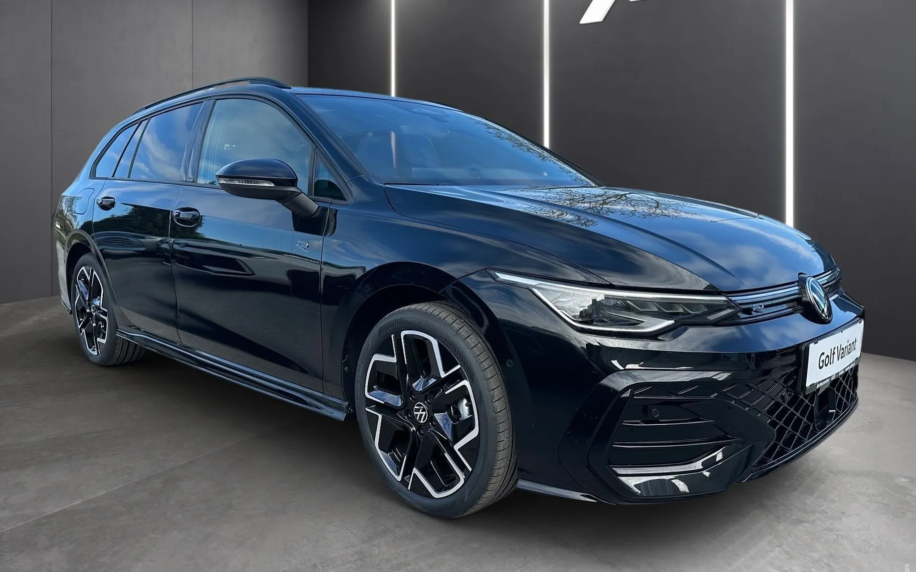 Zunanja slika - Volkswagen Golf Variant - 1.5 eTSI 4Joy DSG... - 2