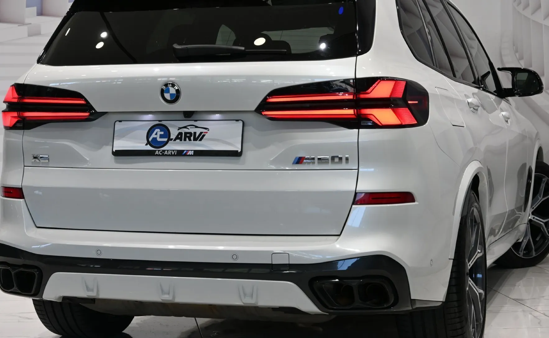 Zunanja slika - BMW X5 - serija : xDriveM60i .M.SPORT-ZRAČNO-KLJUKA-PANO-HUD-KEYLES - 4