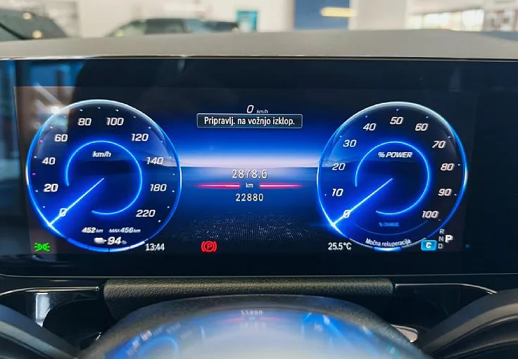 Zunanja slika - Mercedes-Benz EQA - 300 4MATIC PRO-480KM DOSEG-LED-MRT.K-AVT PRT-VIDEO - 10