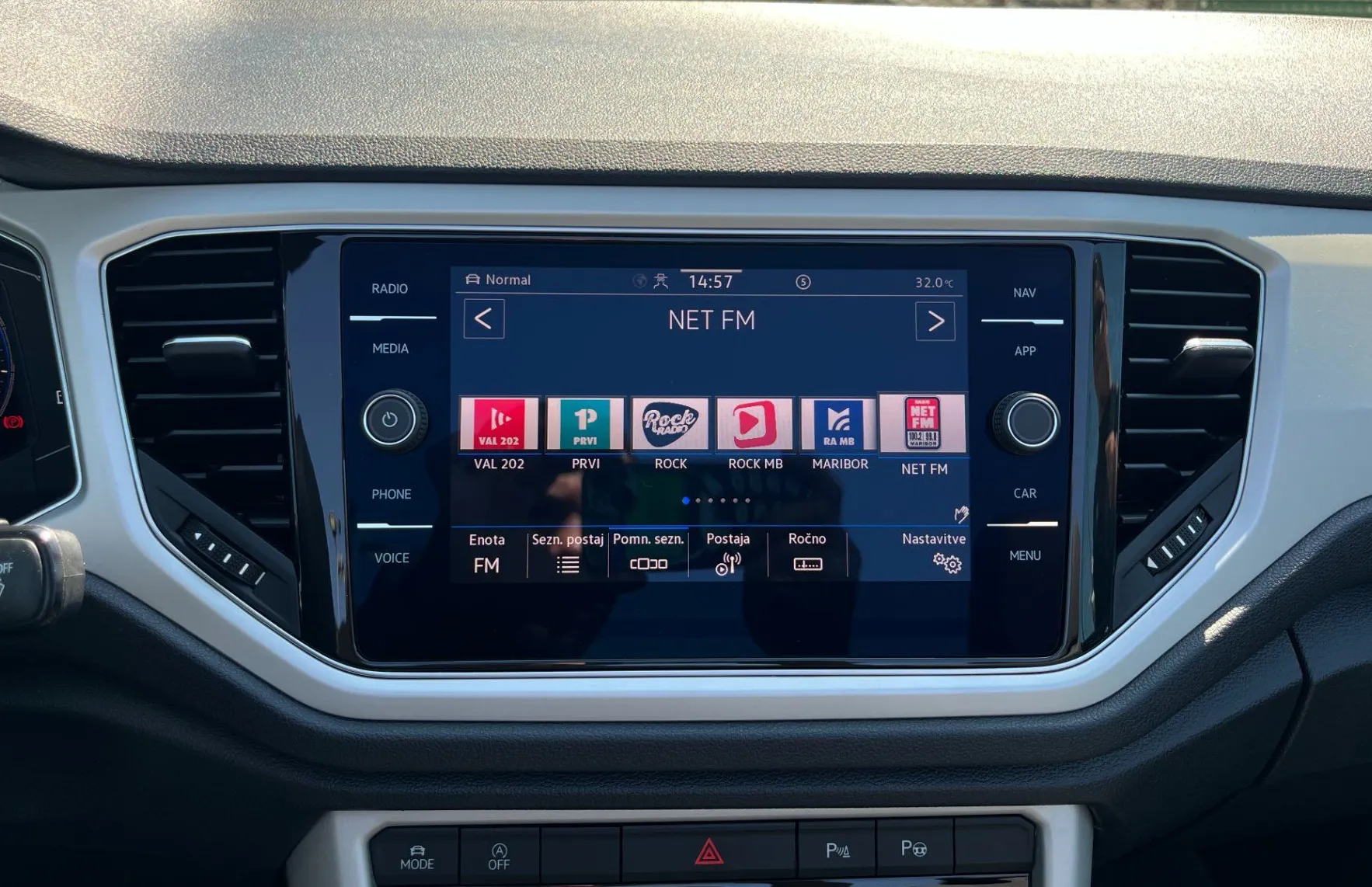 Zunanja slika - VW T-Roc - Cabriolet 1.5 TSI R-Line DSG. LED. NAVI. VZR. KAM. 2X PDC - 15