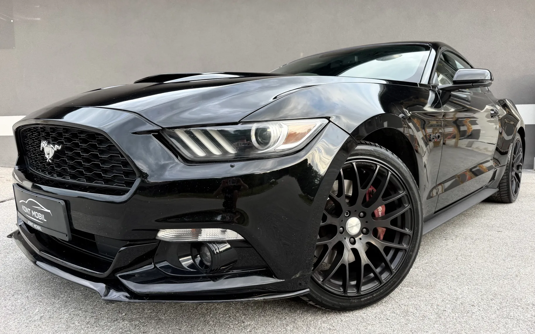Zunanja slika - Ford Mustang - 2.3 EcoBoost 2.LASTNIK ACC HLAJENJE SED. ALU 19 - 1