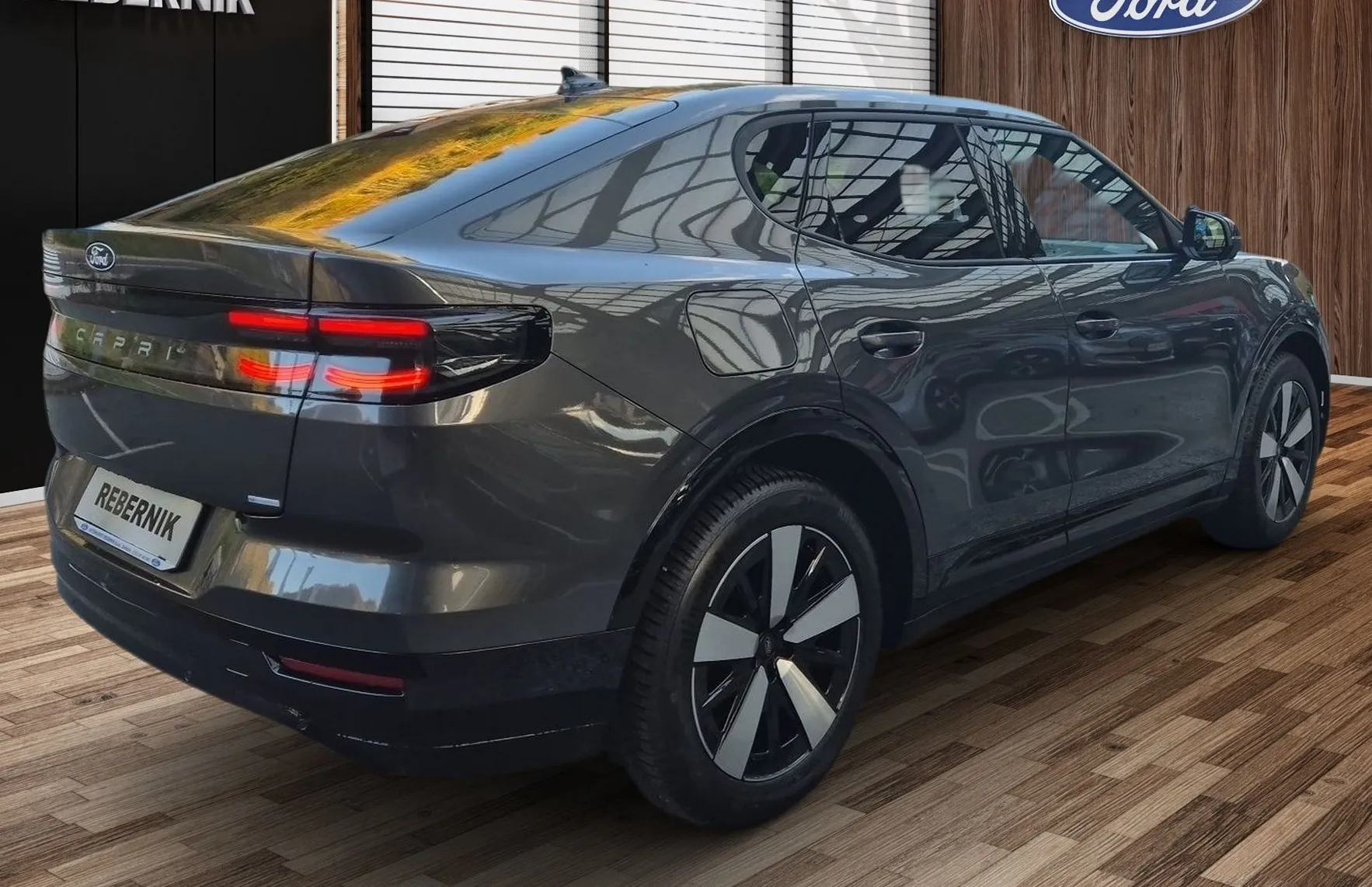Zunanja slika - Ford Capri - Select 77 kWh 210 kW  286 KM  RWD - 4