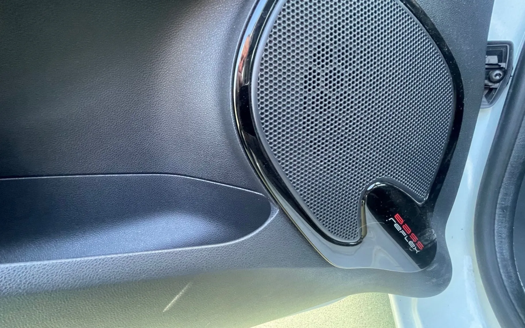 Zunanja slika - Renault Clio - Intens 1.2 16v 2XPDC.LED.DELNO USNJE. - 14