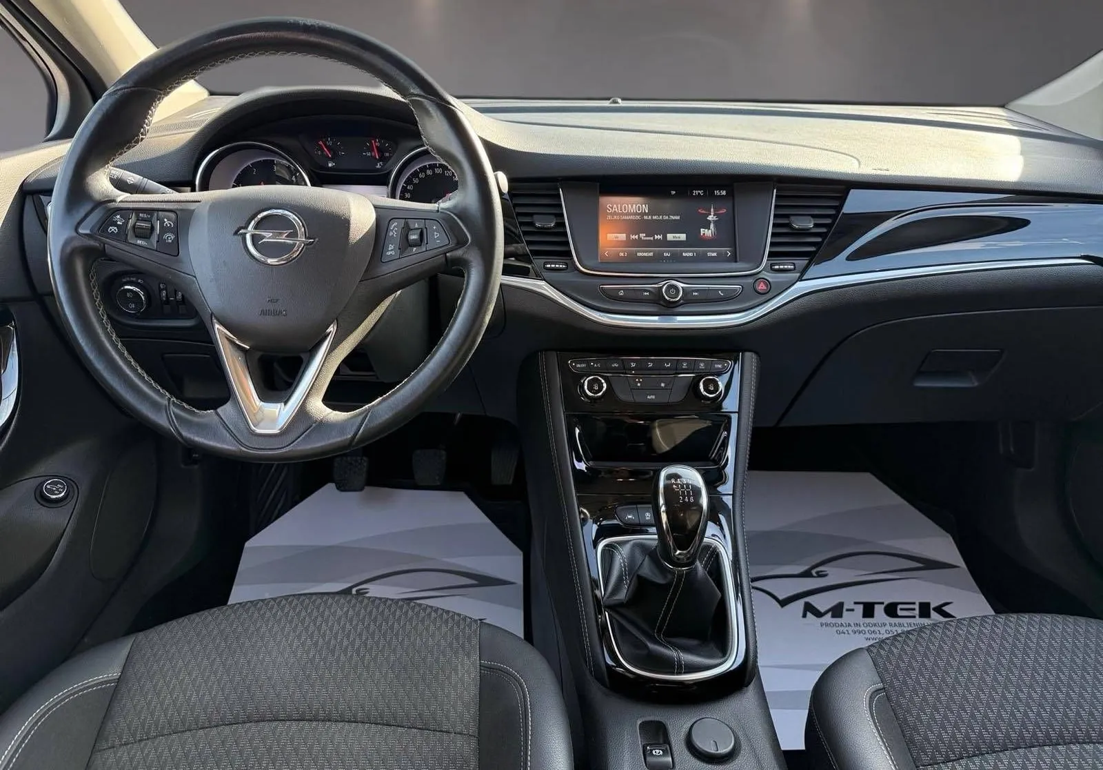 Notranja slika - Opel Astra - 1.6 CDTI 81KW ECOTEC S S INNOVATION ST... - 11