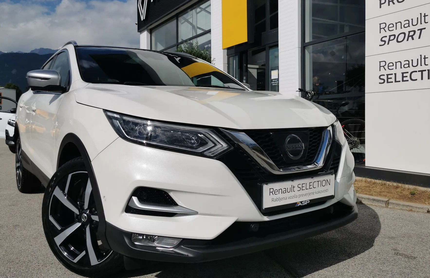 Zunanja slika - Nissan Qashqai - DIG-T 115 Xtronic Tekna Plus - 1