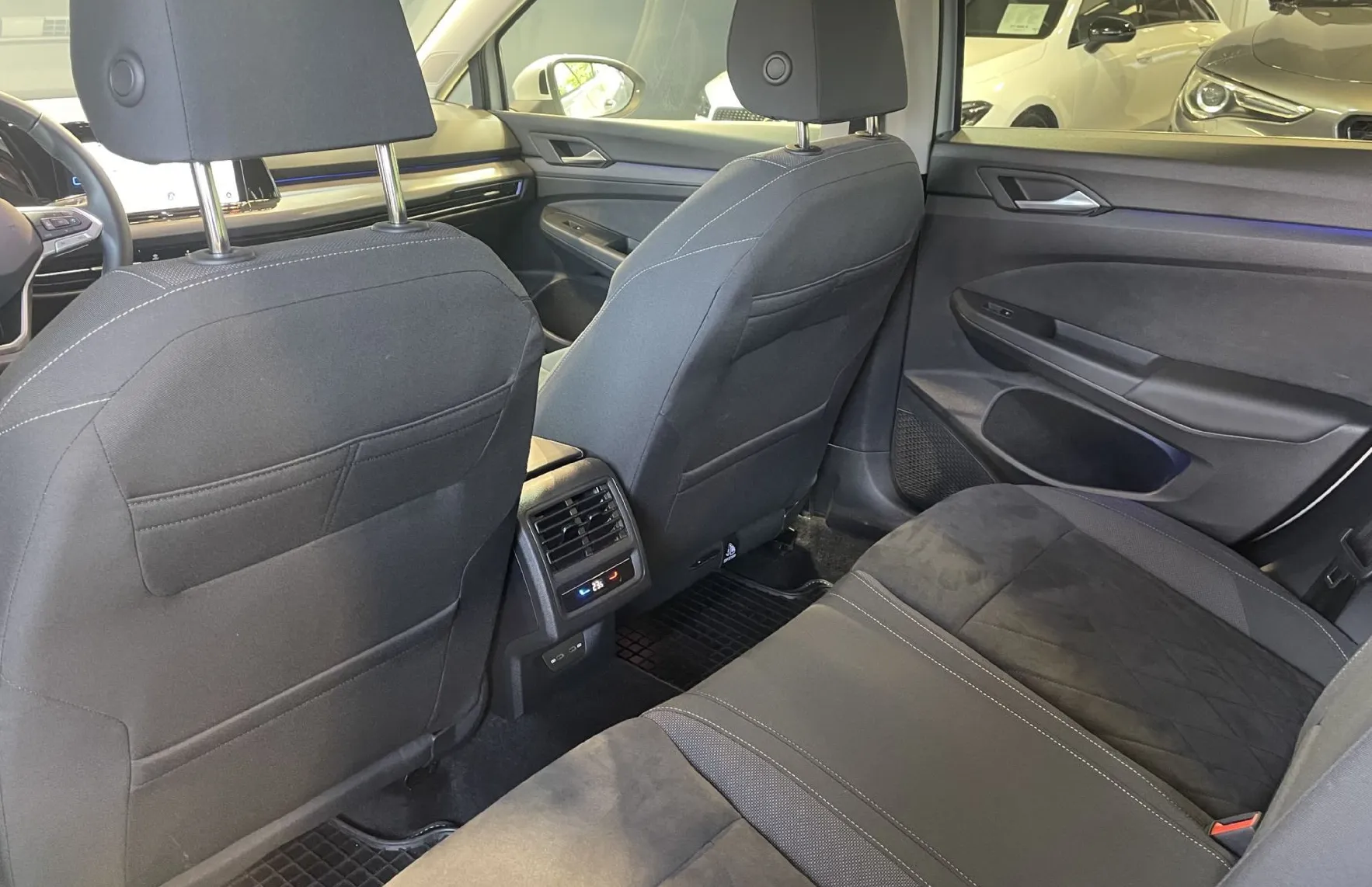 Zunanja slika - VW Golf - Variant VIRTUAL-KEYLESS-HEADUP-ALCANTARA-NAVI-MEMORY-DSG - 14