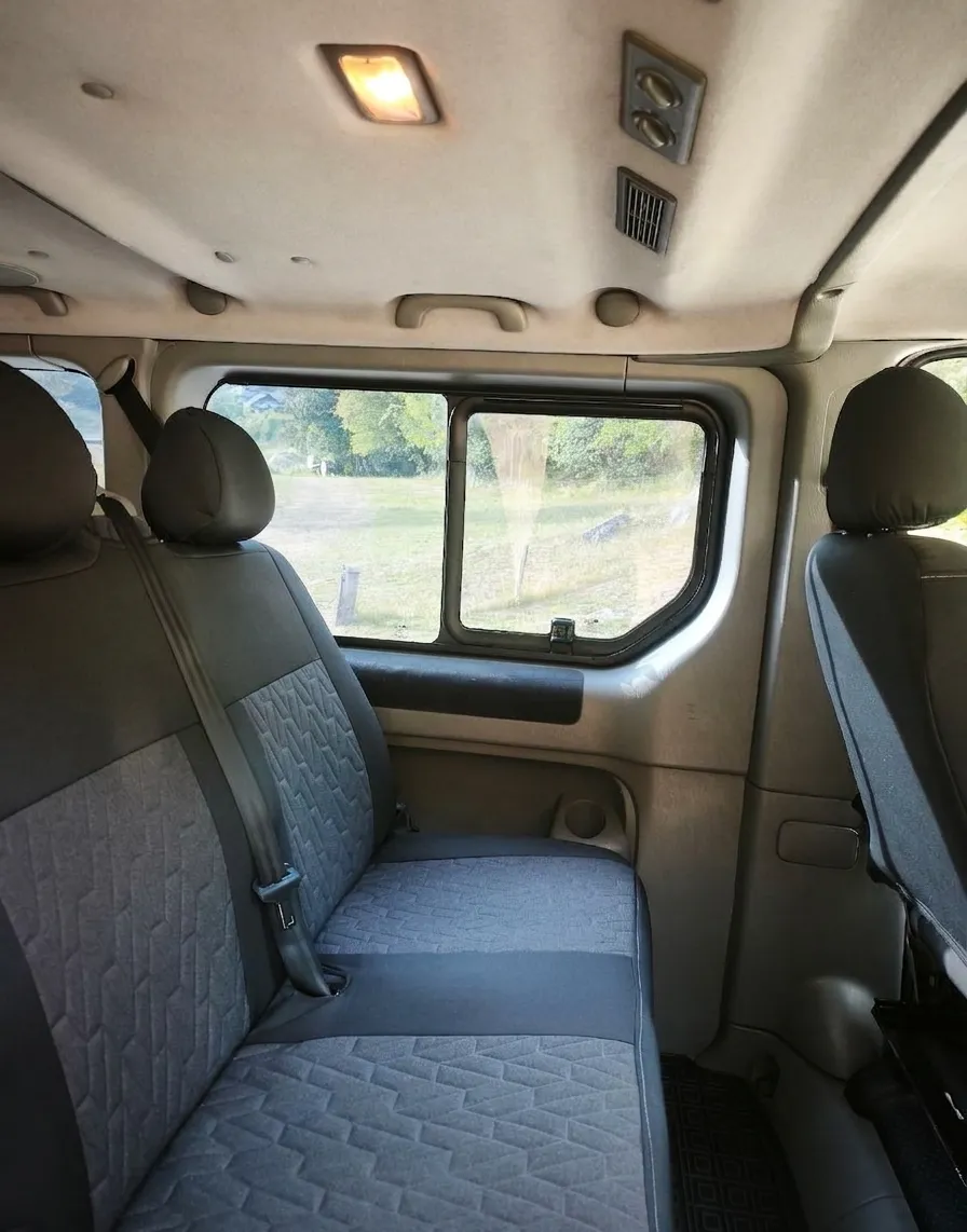 Notranja slika - Renault Trafic - Passanger - 13
