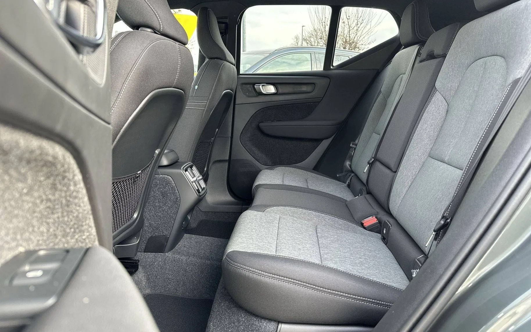 Notranja slika - Volvo XC40 - B3 P Core Avt - 11