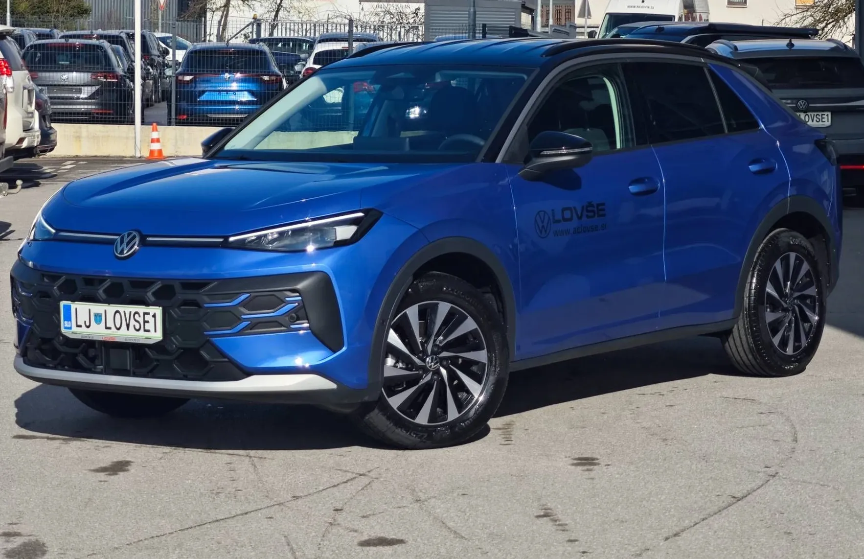 Zunanja slika - Volkswagen T-Roc - 1.5 eTSI Life DSG 110  150  ||OGROMNO OPREME||... - 3
