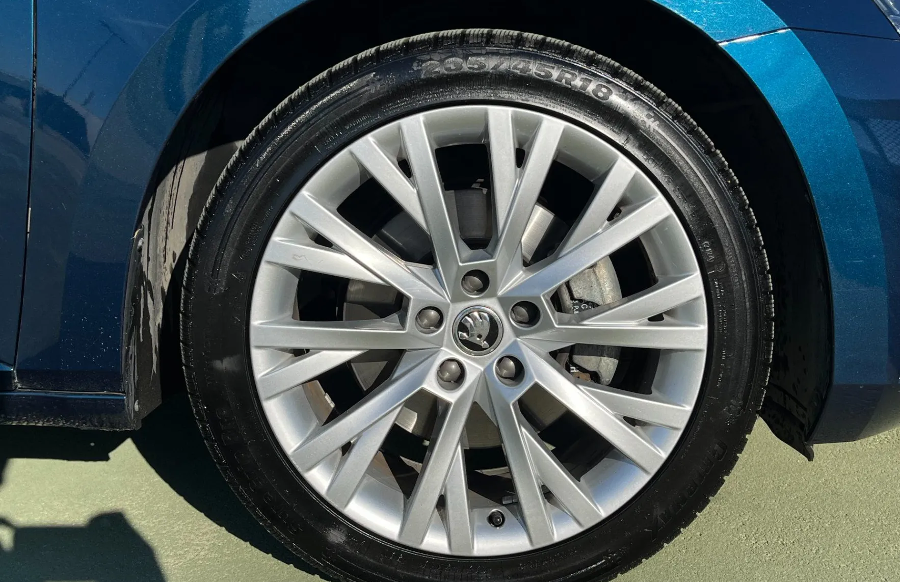 Zunanja slika - Škoda Superb - iV 1.4 TSI Ambition DSG. PANORAMA. LED.NAVI.2X PDC - 20