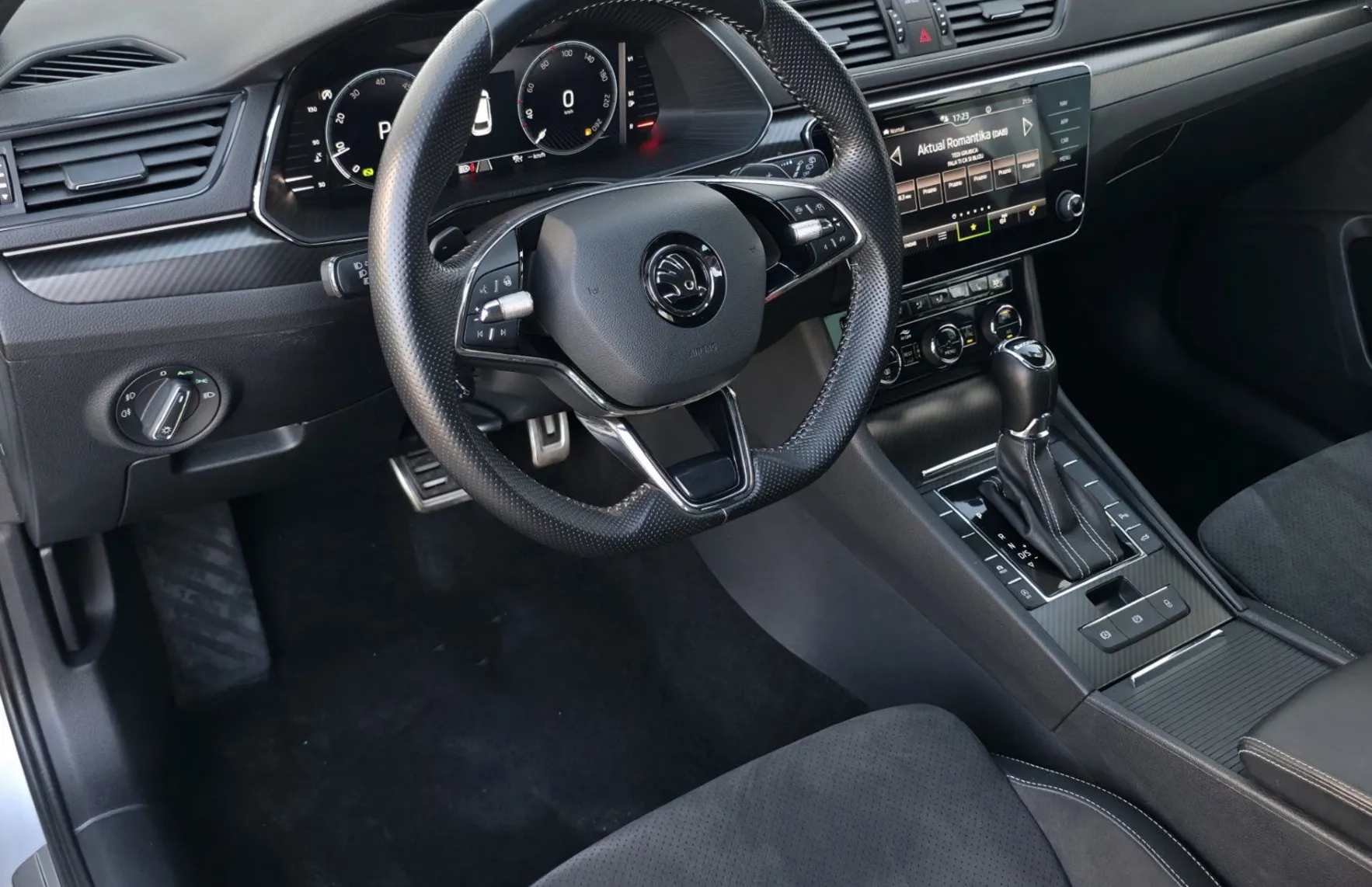 Zunanja slika - Škoda Superb - 2.0TDI DSG Sportline Combi MATRIX•MEMORY•KLJUKA•18 - 5