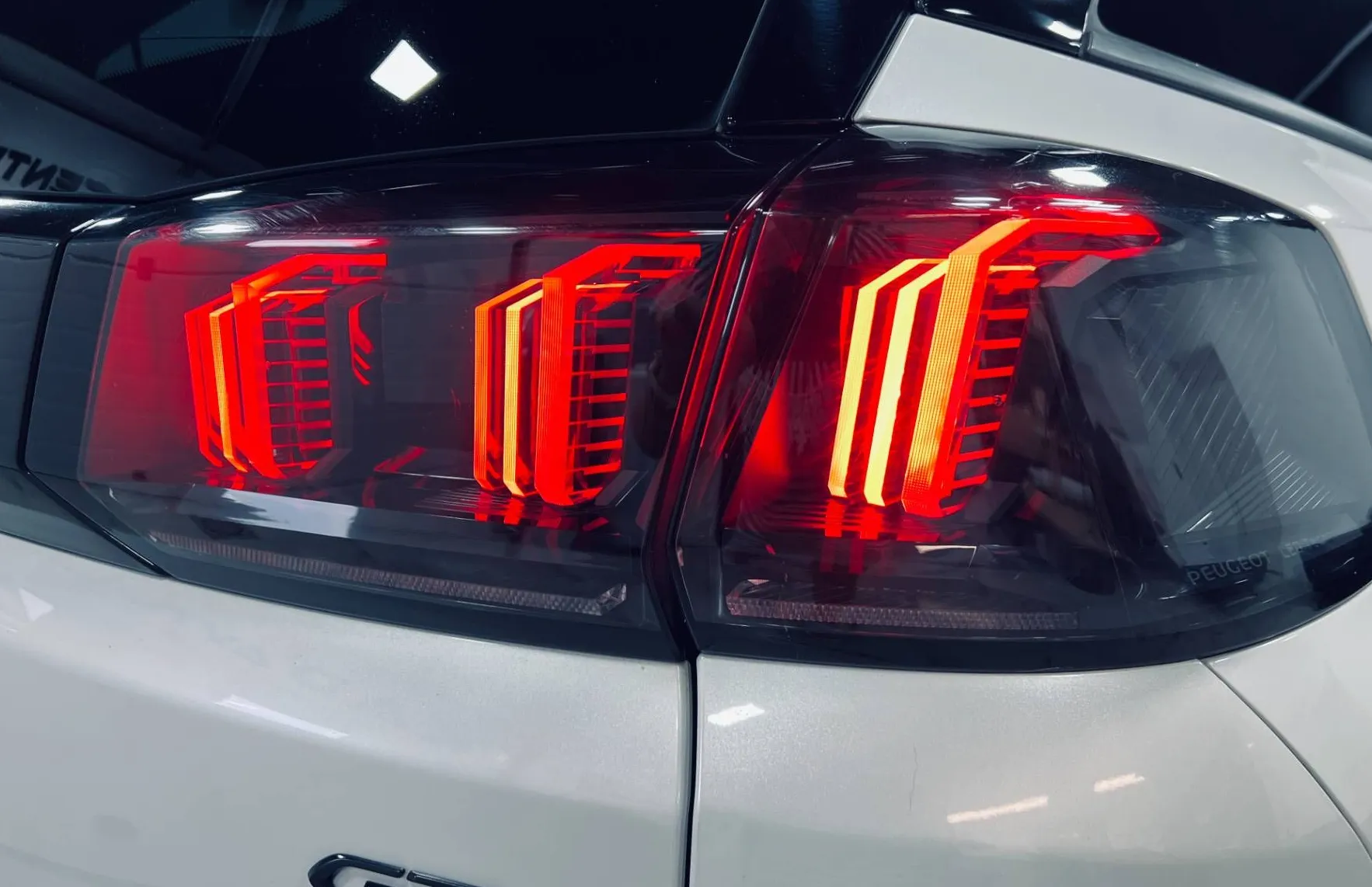 Zunanja slika - Peugeot 5008 - 1.5 -GT-7 SED-360 KAMERA-ACC-FULL LED - 17