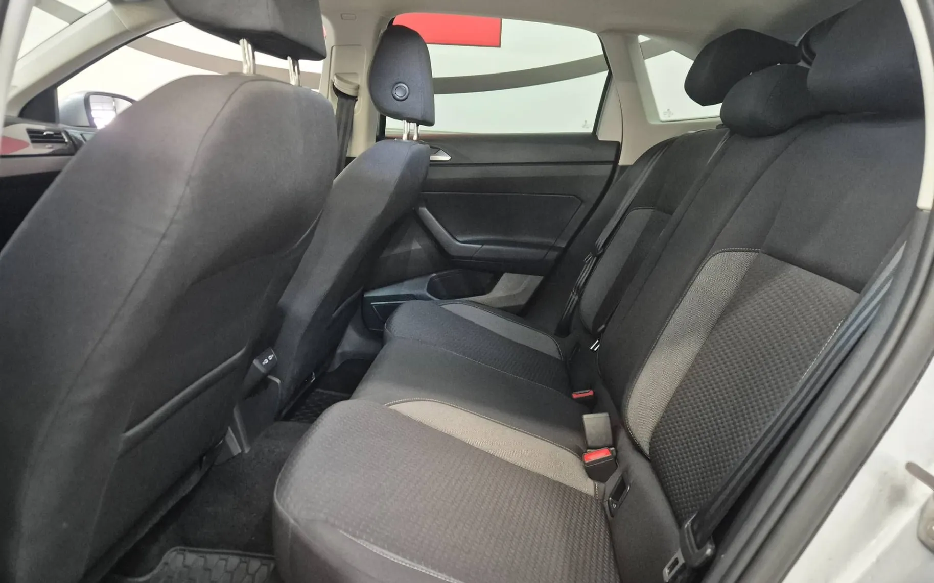 Notranja slika - Volkswagen Taigo - 1.0 TSI 4ALL DSG - 9