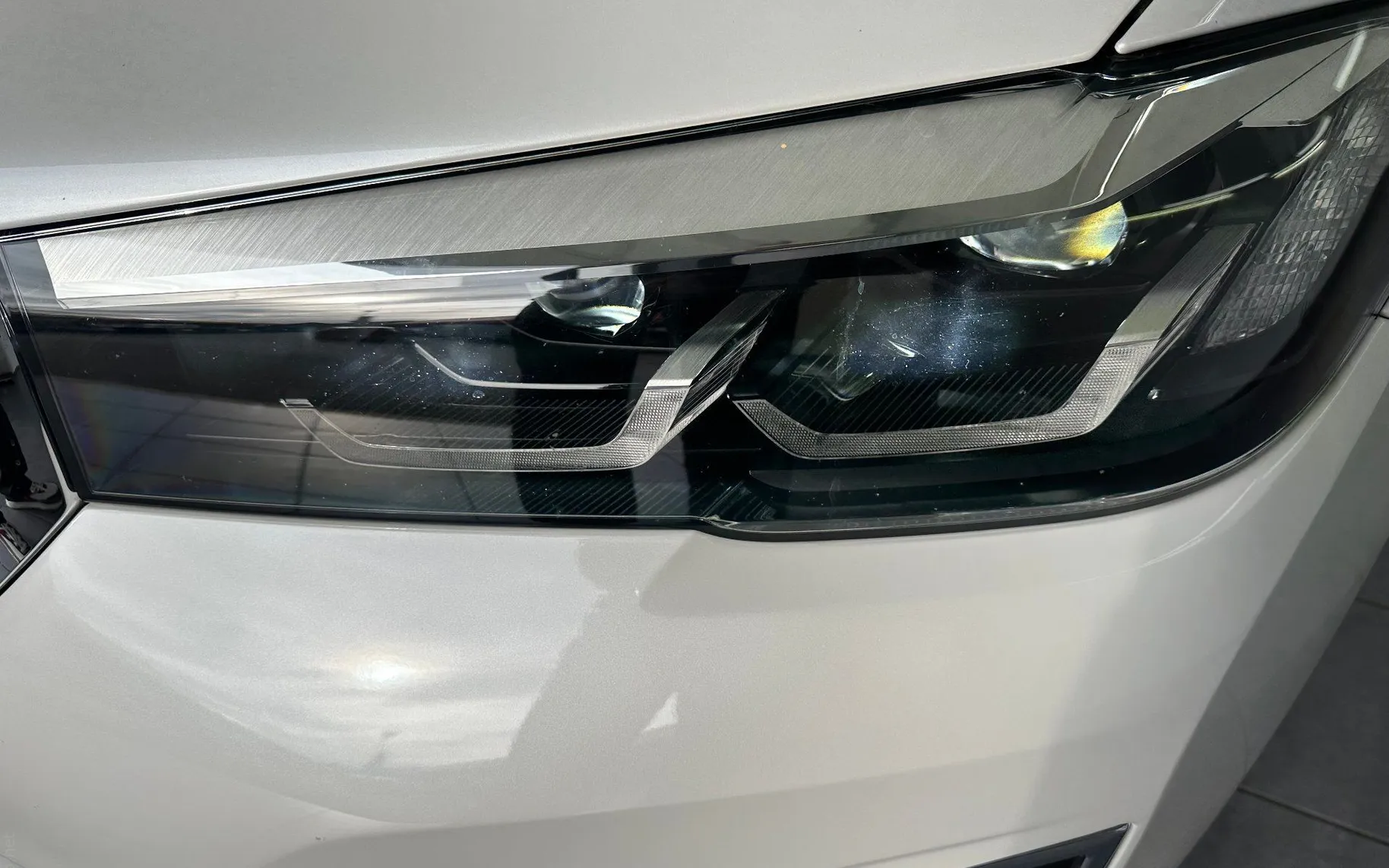 Zunanja slika - BMW 5 Series ActiveHybrid - 530e xDrive LUXURY.KAMERA.NAVI.USNJE.LED.AL - 9