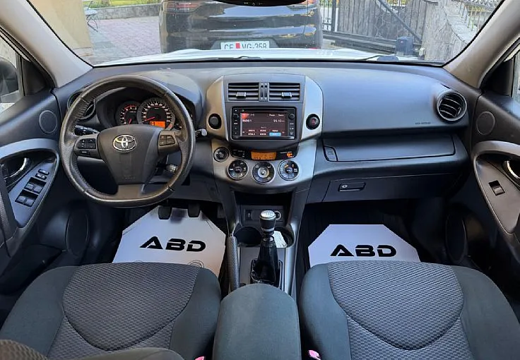 Zunanja slika - Toyota RAV4 - 2.2 D-4D . LASTNIK VLEČNA KLJUKA LETNO JAMSTVO - 8