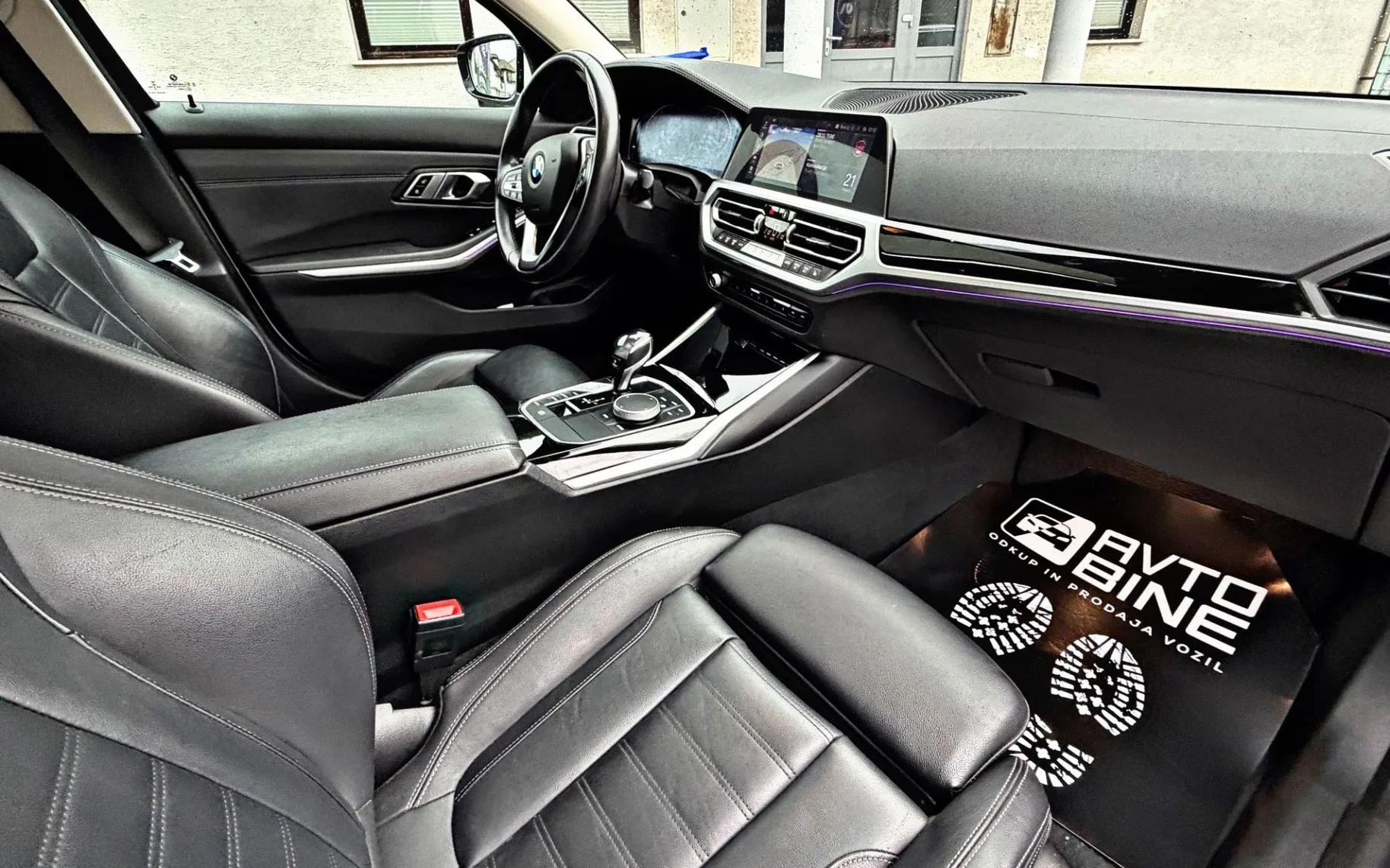 Notranja slika - BMW serija 3: - 320d Sport Line Avt. - 9