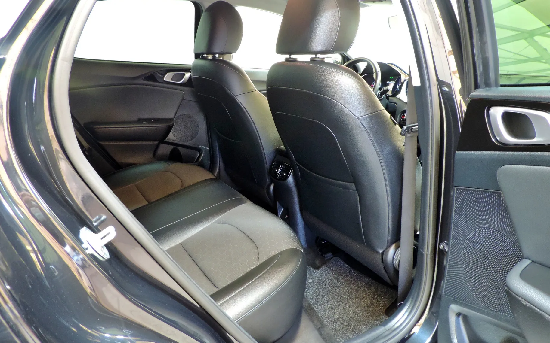 Zunanja slika - KIA XCeed - 1,6 CRDi MHEV LX Joy ISG DCT - 12