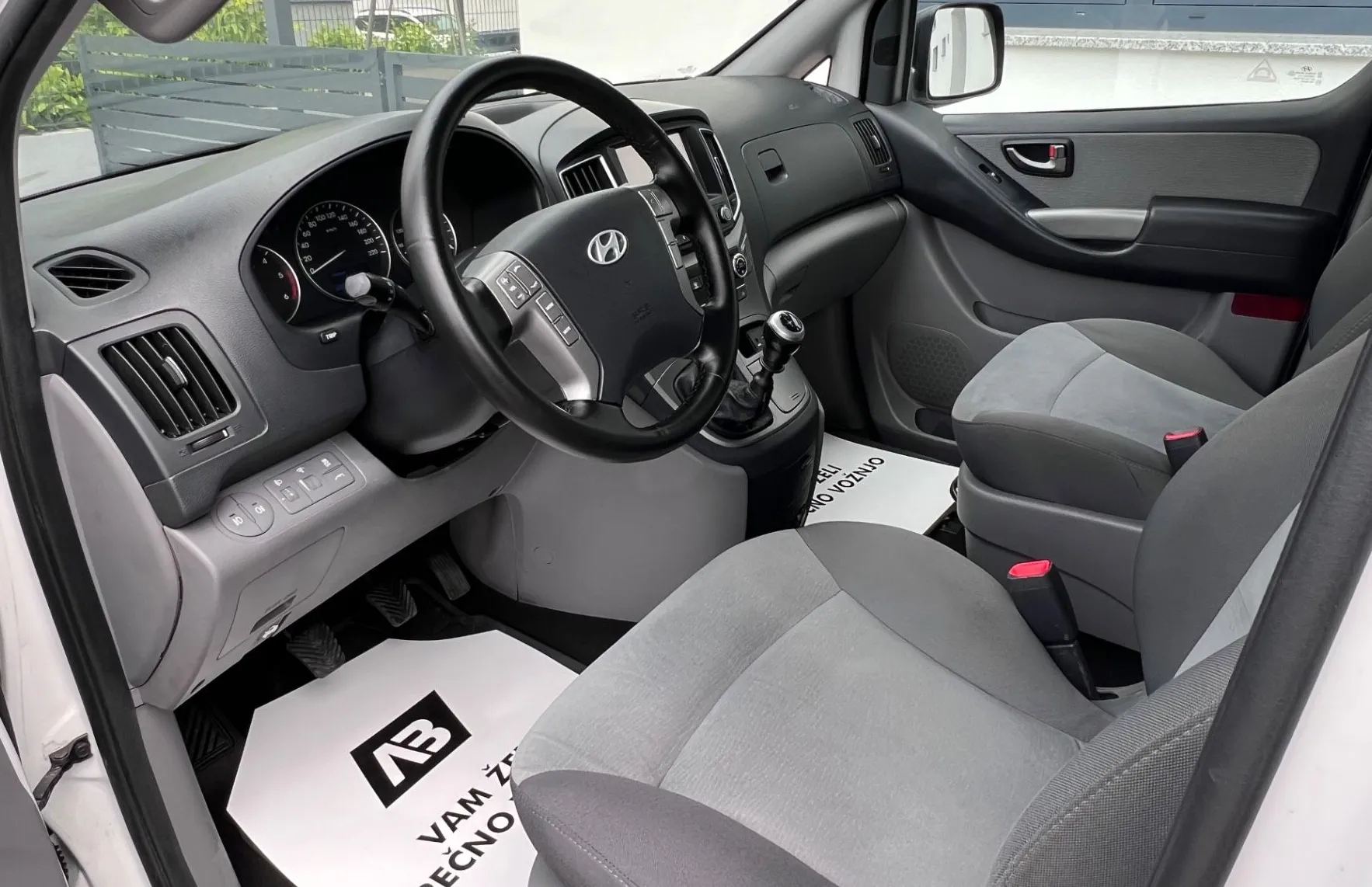 Zunanja slika - Hyundai H-1 - 2.5 CRDi+8SED+R.KAMERA+NAVI+3CONSKA KLIMA... - 10