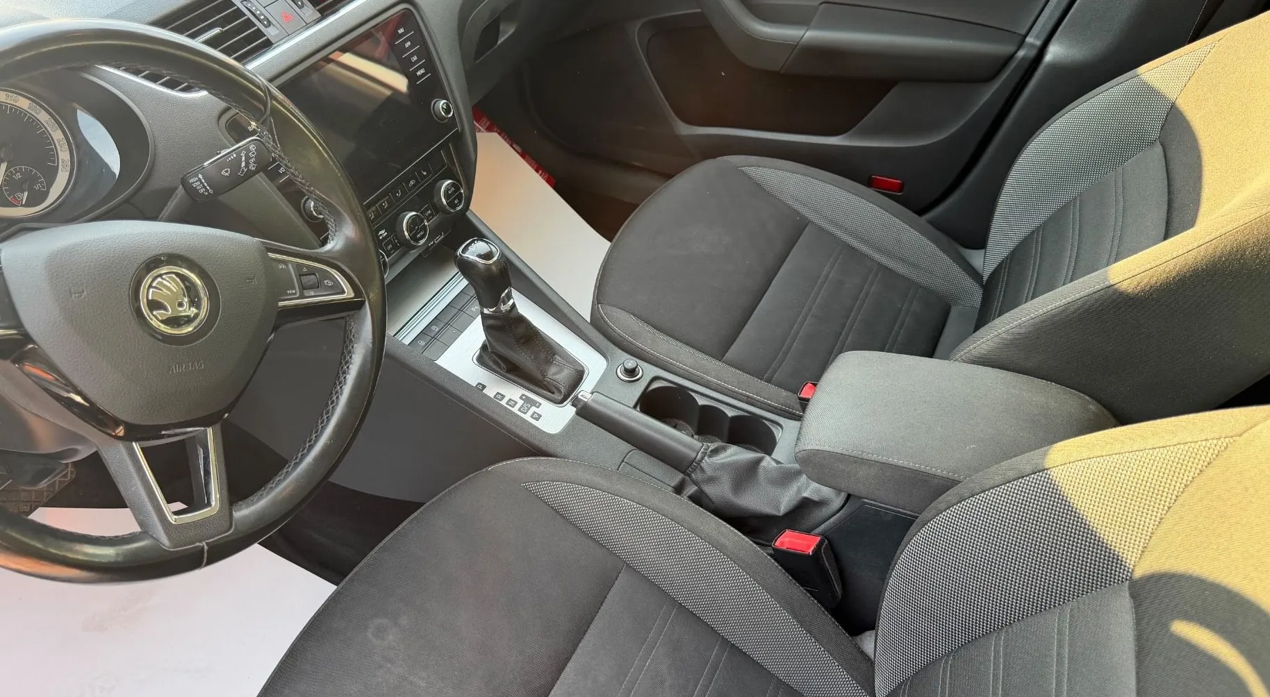 Zunanja slika - Škoda Octavia - Combi 1.6 TDI DSG - 6