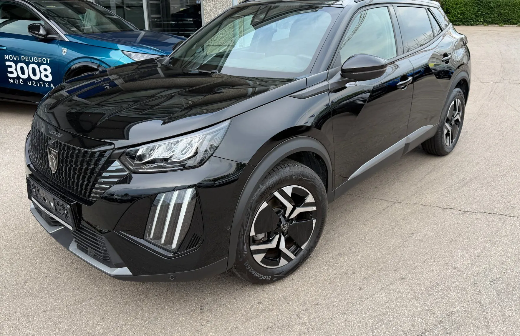 Zunanja slika - Peugeot 2008 - 1.2 MHEV  136  145 Allure Avt. - 1
