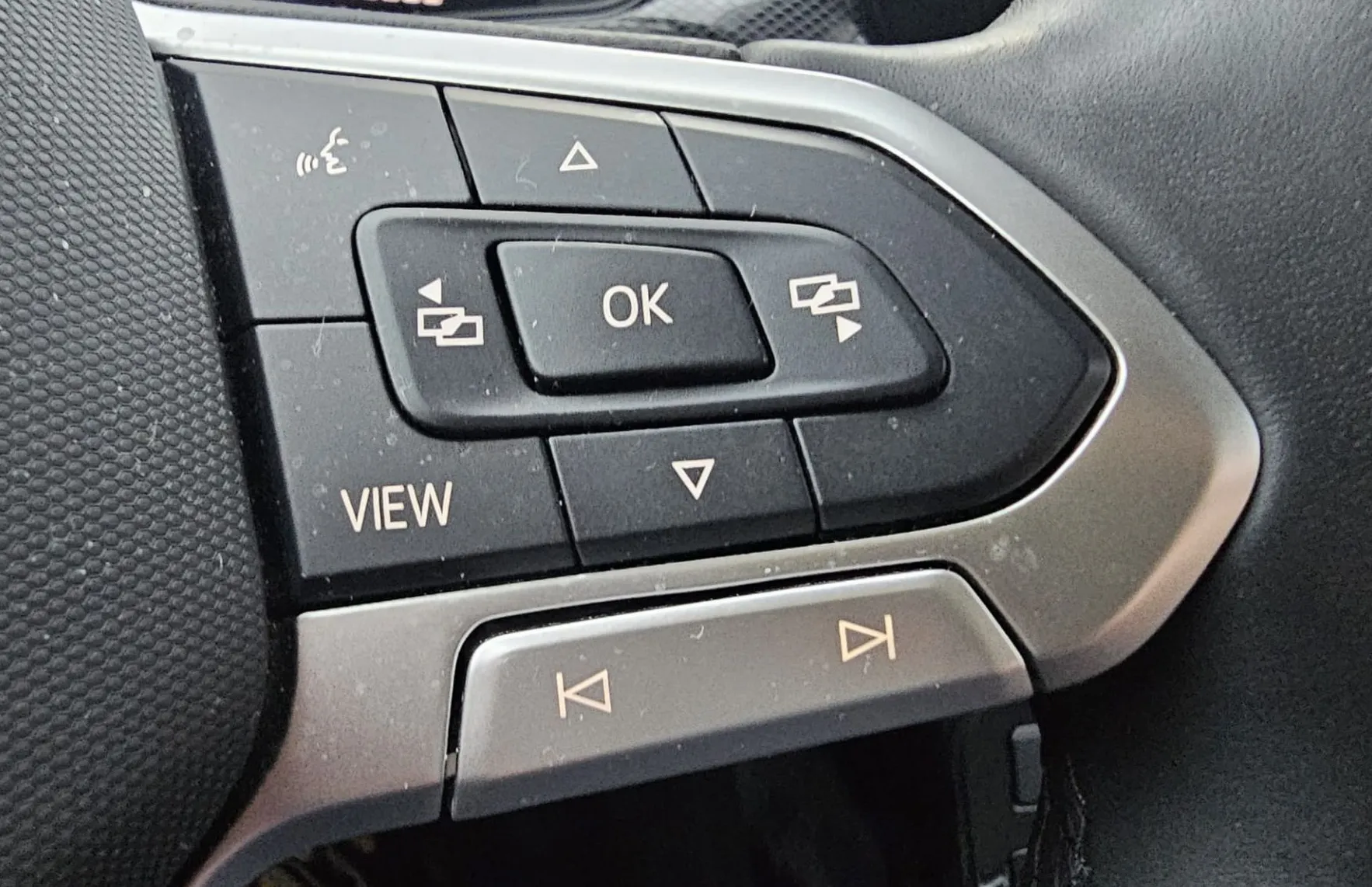 Zunanja slika - Volkswagen T-Cross - 1.0 TSI BMT 4Joy |Slovenski|1 lastnik|kot nov| - 15